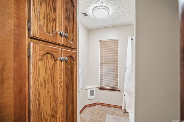 3940 us highway 90, Hondo, TX 78861