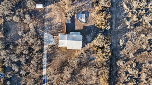 3940 us highway 90, Hondo, TX 78861