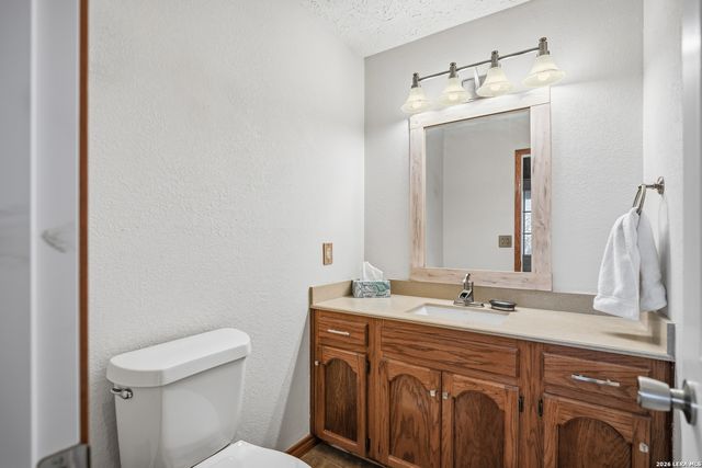 3940 us highway 90, Hondo, TX 78861