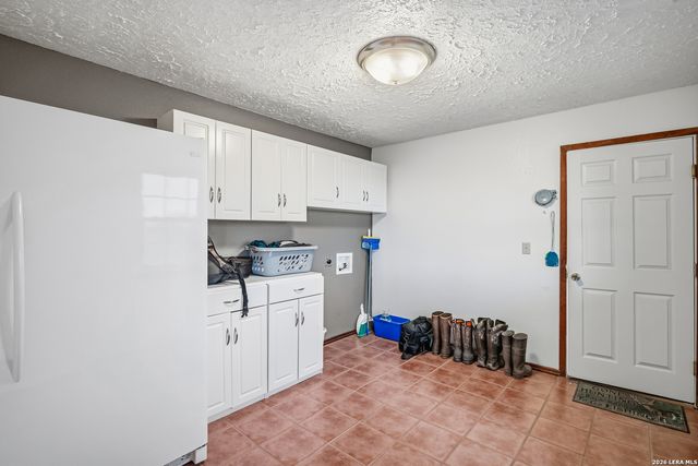 3940 us highway 90, Hondo, TX 78861