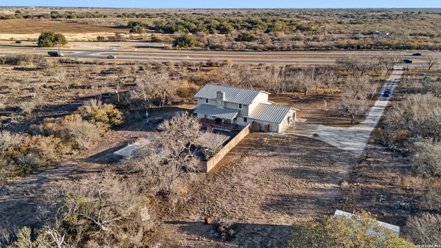 3940 us highway 90, Hondo, TX 78861