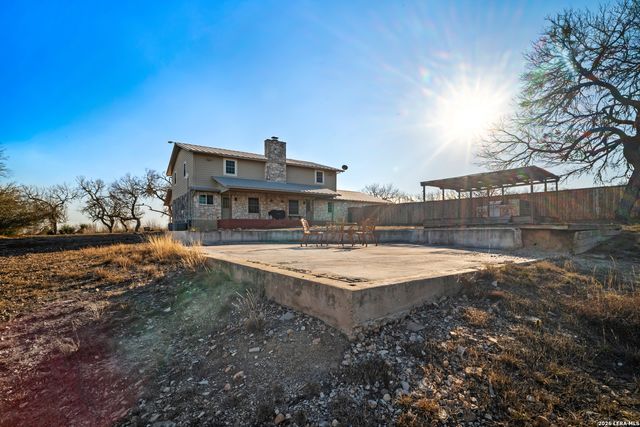 3940 us highway 90, Hondo, TX 78861