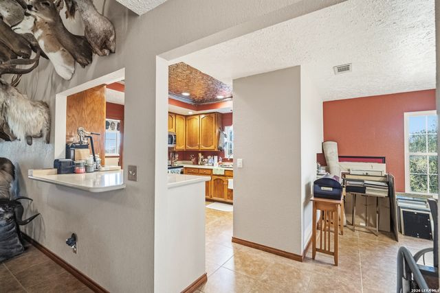 3940 us highway 90, Hondo, TX 78861