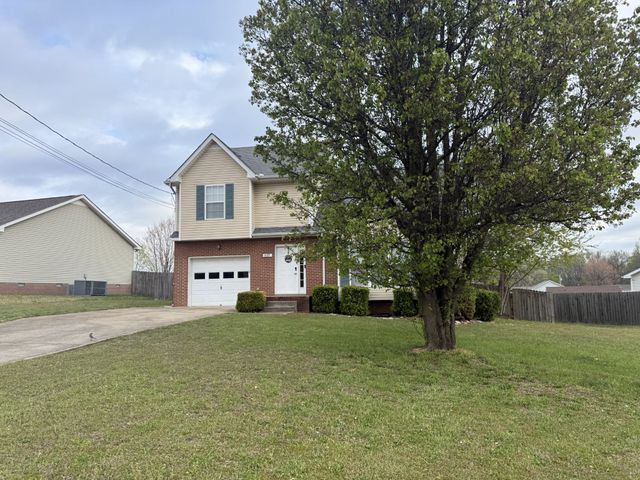 977 Roedeer Dr, Clarksville, TN 37042