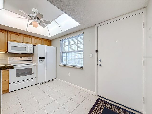 952 VIRGINIA STREET 207, Dunedin, FL 34698