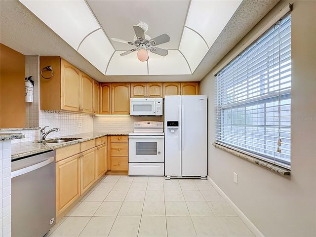 952 VIRGINIA STREET 207, Dunedin, FL 34698