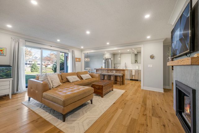 876 Stradford Circle A1, Buffalo Grove, IL 60089