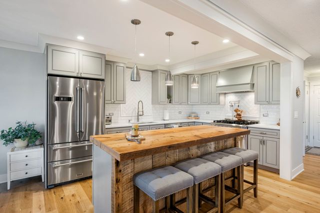 876 Stradford Circle A1, Buffalo Grove, IL 60089