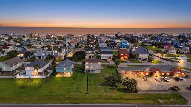 13684 Mutiny Lane, Galveston, TX 77554
