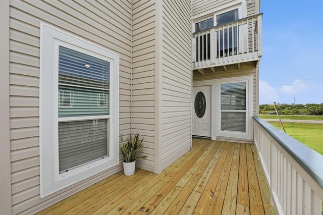 13684 Mutiny Lane, Galveston, TX 77554