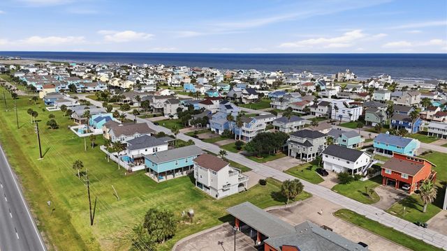 13684 Mutiny Lane, Galveston, TX 77554