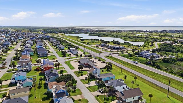 13684 Mutiny Lane, Galveston, TX 77554