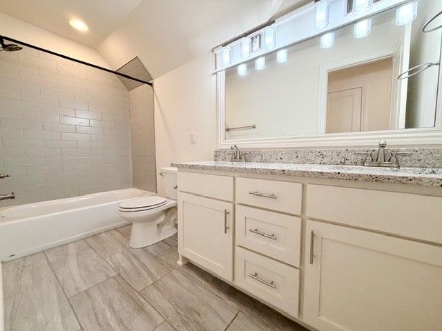 311 Romano Avenue, Tontitown, AR 72762