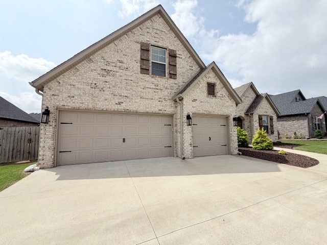 311 Romano Avenue, Tontitown, AR 72762