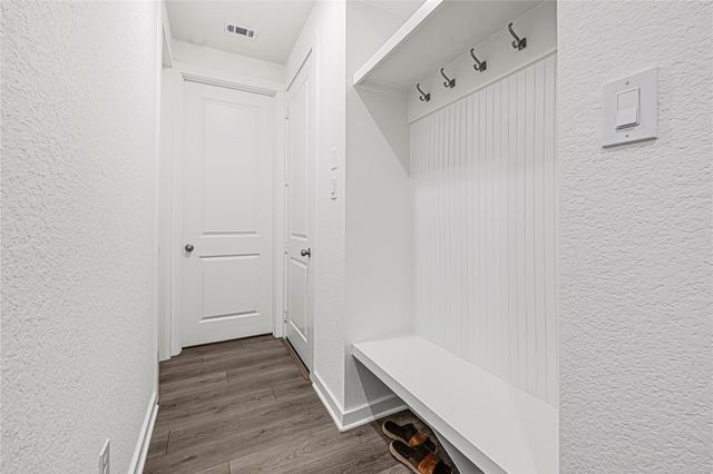 12331 Palmetto Dr, Mont Belvieu, TX 77523