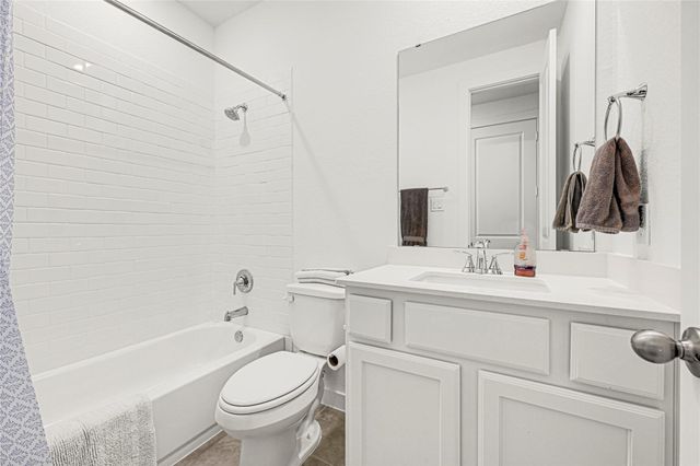 12331 Palmetto Dr, Mont Belvieu, TX 77523