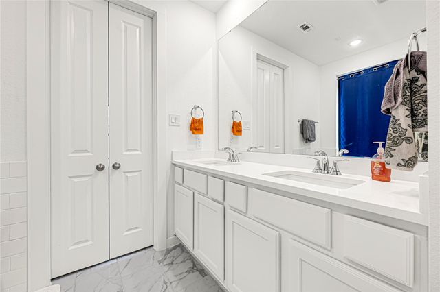 12331 Palmetto Dr, Mont Belvieu, TX 77523