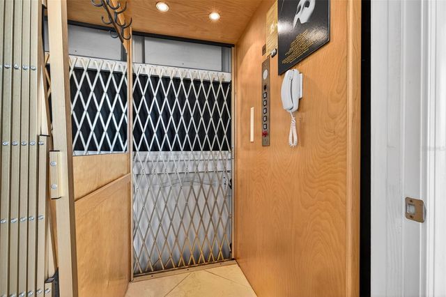 525 MANDALAY AVENUE 33, Clearwater Beach, FL 33767