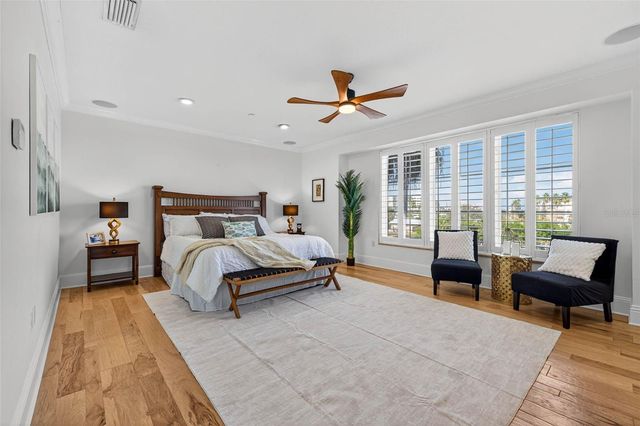 525 MANDALAY AVENUE 33, Clearwater Beach, FL 33767