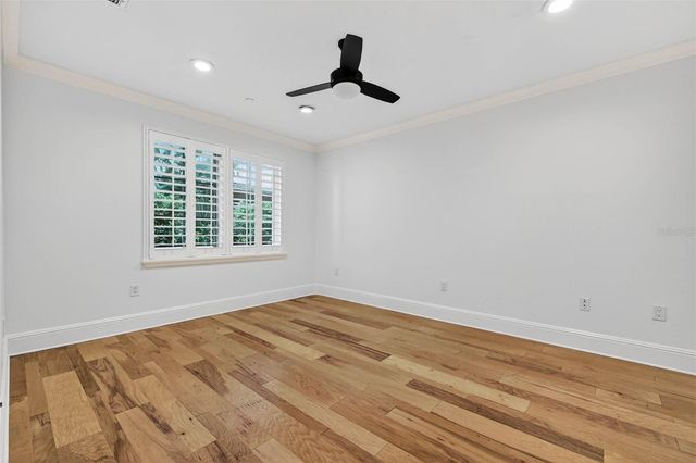 525 MANDALAY AVENUE 33, Clearwater Beach, FL 33767