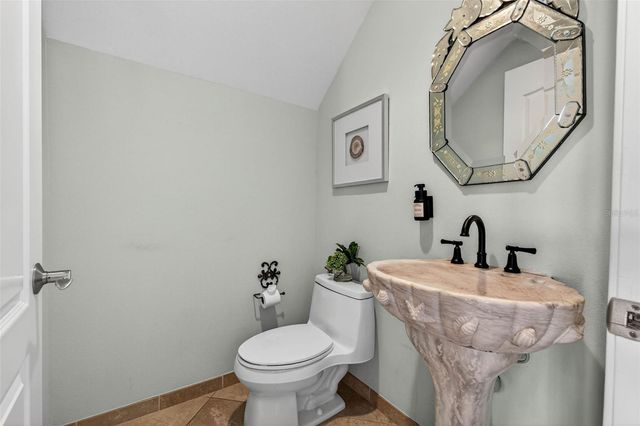 525 MANDALAY AVENUE 33, Clearwater Beach, FL 33767