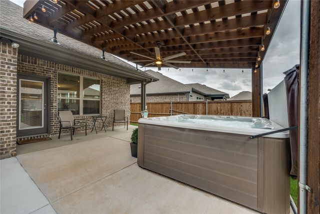 5405 High Pointe Drive, Haltom City, TX 76137