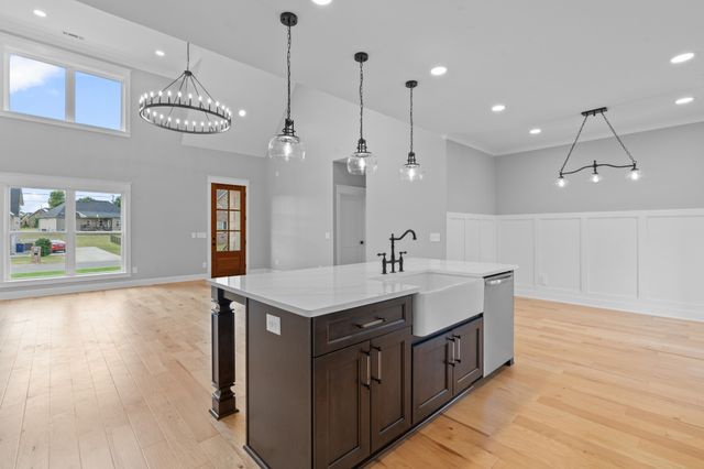 902 Apple Blossom Trl, Shelbyville, TN 37160