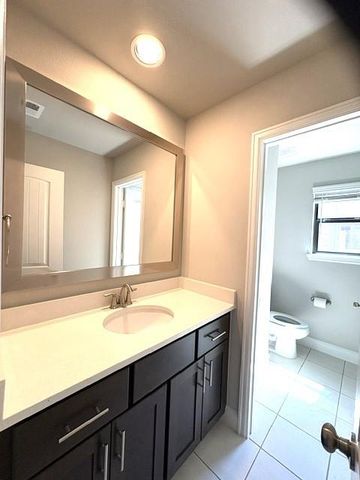 5018 Dickson Street, Houston, TX 77007