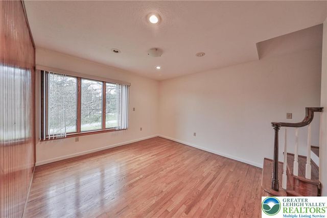 7494 Mount Eaton Road, Ross Twp, PA 18353