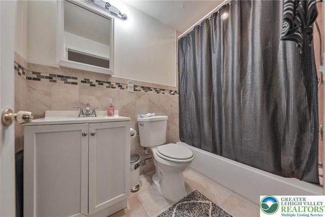 7494 Mount Eaton Road, Ross Twp, PA 18353