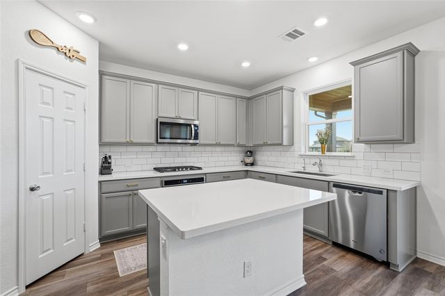 960 Tule Drive, Aubrey, TX 76227