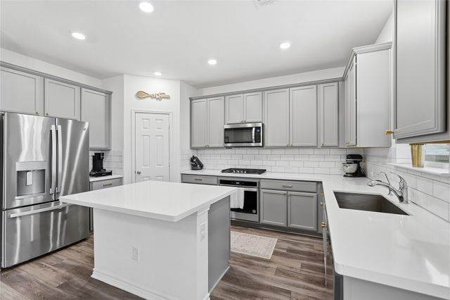 960 Tule Drive, Aubrey, TX 76227