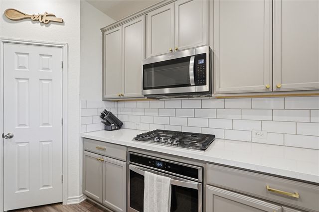 960 Tule Drive, Aubrey, TX 76227