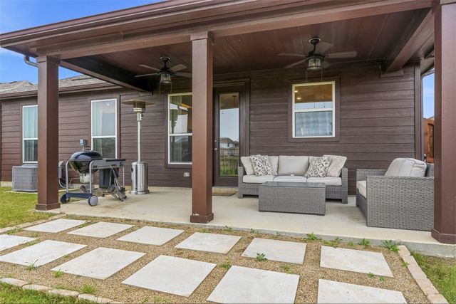 960 Tule Drive, Aubrey, TX 76227