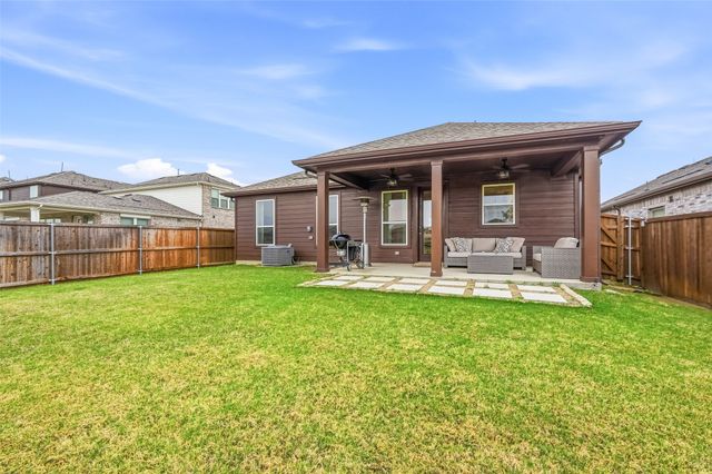 960 Tule Drive, Aubrey, TX 76227