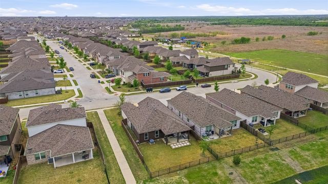 960 Tule Drive, Aubrey, TX 76227