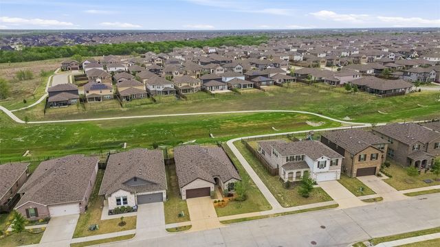 960 Tule Drive, Aubrey, TX 76227