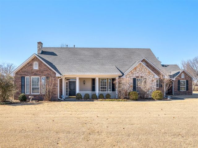 105 S Olde Bridge Road, Moore, OK 73170