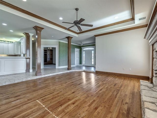 105 S Olde Bridge Road, Moore, OK 73170