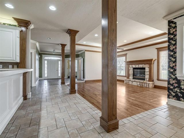 105 S Olde Bridge Road, Moore, OK 73170