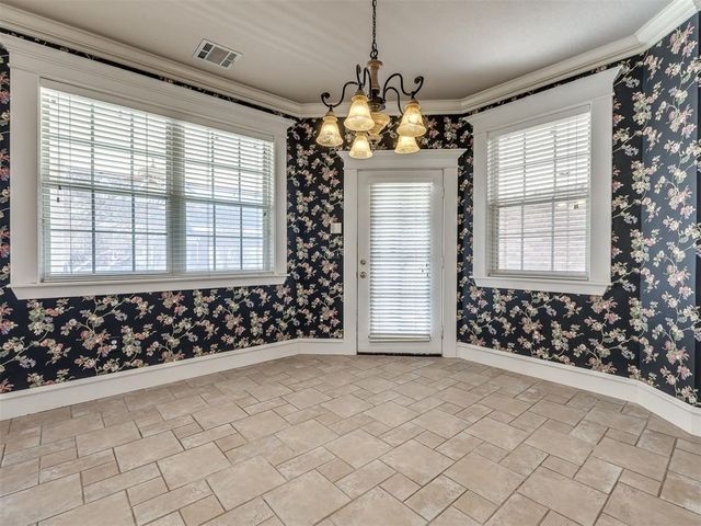 105 S Olde Bridge Road, Moore, OK 73170