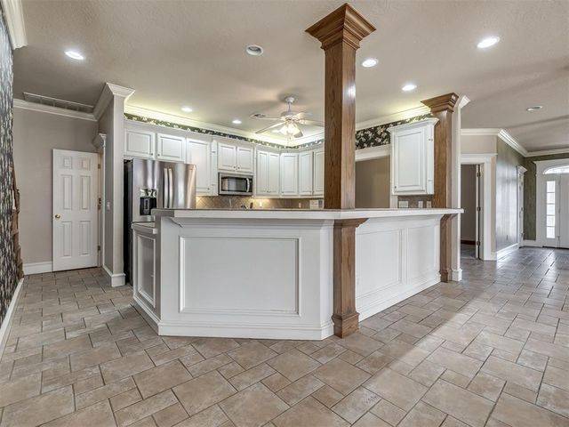 105 S Olde Bridge Road, Moore, OK 73170