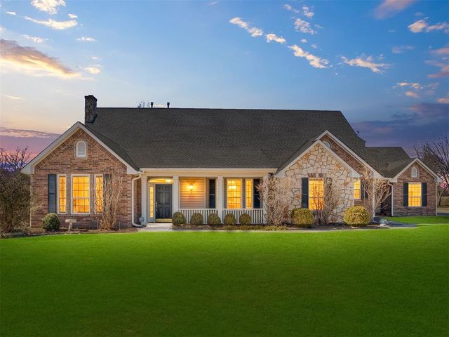 105 S Olde Bridge Road, Moore, OK 73170