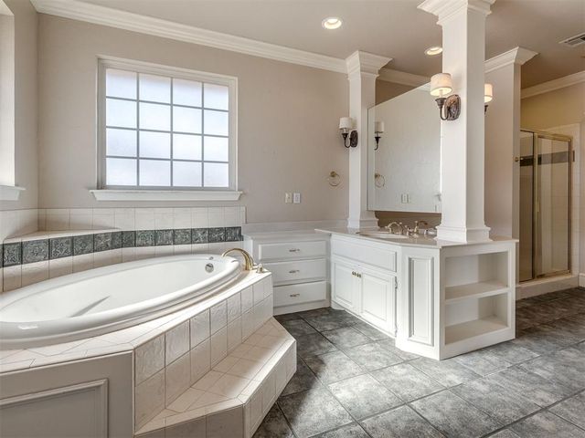 105 S Olde Bridge Road, Moore, OK 73170