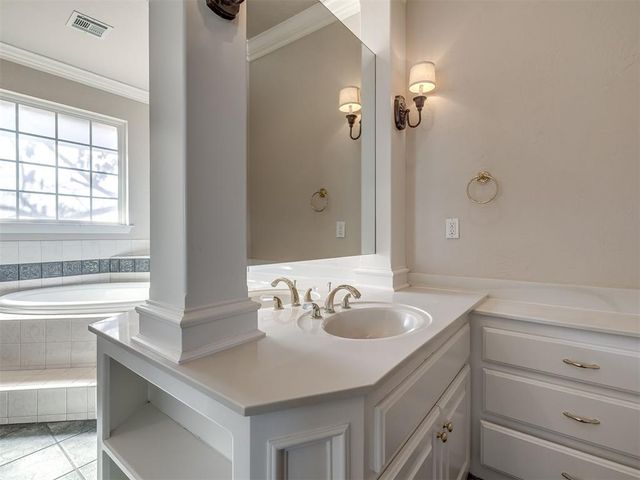 105 S Olde Bridge Road, Moore, OK 73170