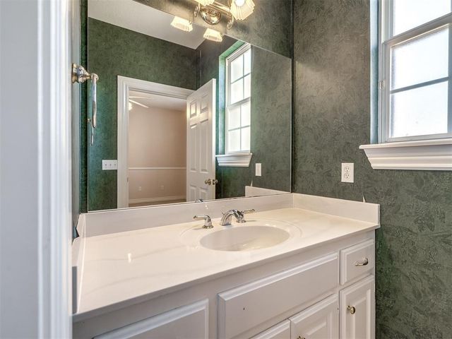 105 S Olde Bridge Road, Moore, OK 73170