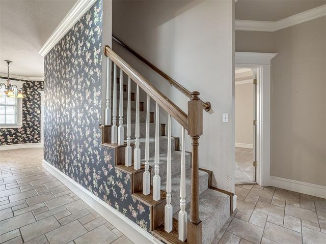 105 S Olde Bridge Road, Moore, OK 73170