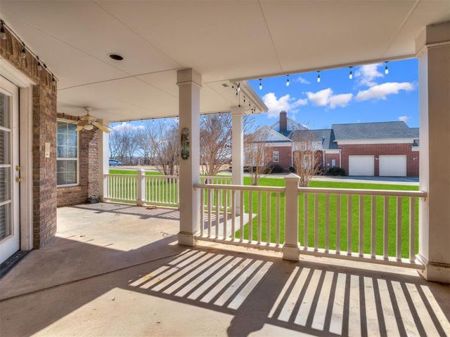 105 S Olde Bridge Road, Moore, OK 73170