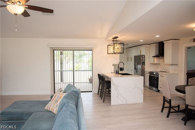 2804 SW 2nd TER, Cape Coral, FL 33991
