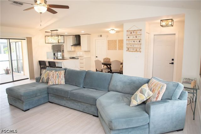 2804 SW 2nd TER, Cape Coral, FL 33991